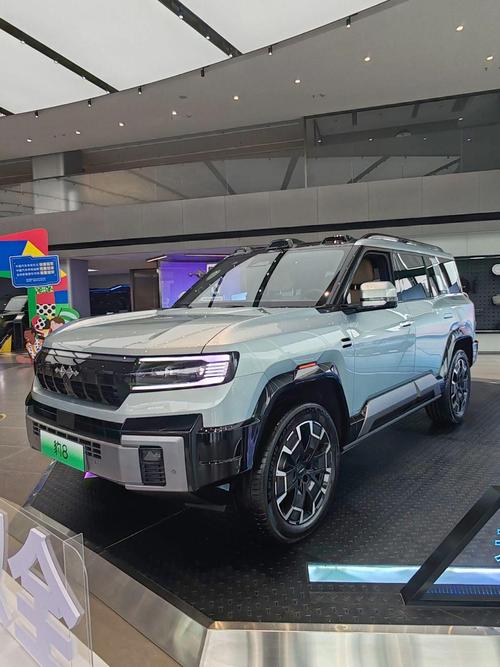 重庆102比亚迪方程豹硬派越野的爆款，英菲尼迪35周年与你共成长